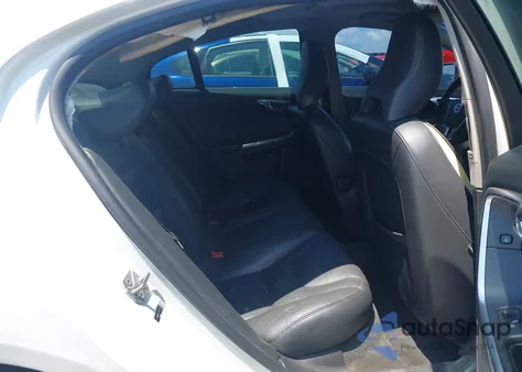 2015 Volvo S60 T5 Premier z USA, uszkodzony, nr VIN YV140MFB6F1308093